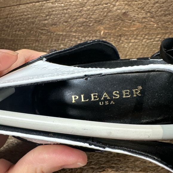 Pleaser Spectator Oxford Pumps – Black & White Patent – Size 10 - Picture 4 of 6